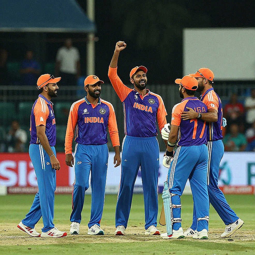 হেডলাইন যেখানে স্কোরকার্ডের আগে দৌড়ে গেছে: হ্যাগলি ওভালের প্রথম টি-টোয়েন্টি নিয়ে একটি তথ্য-যাচাই