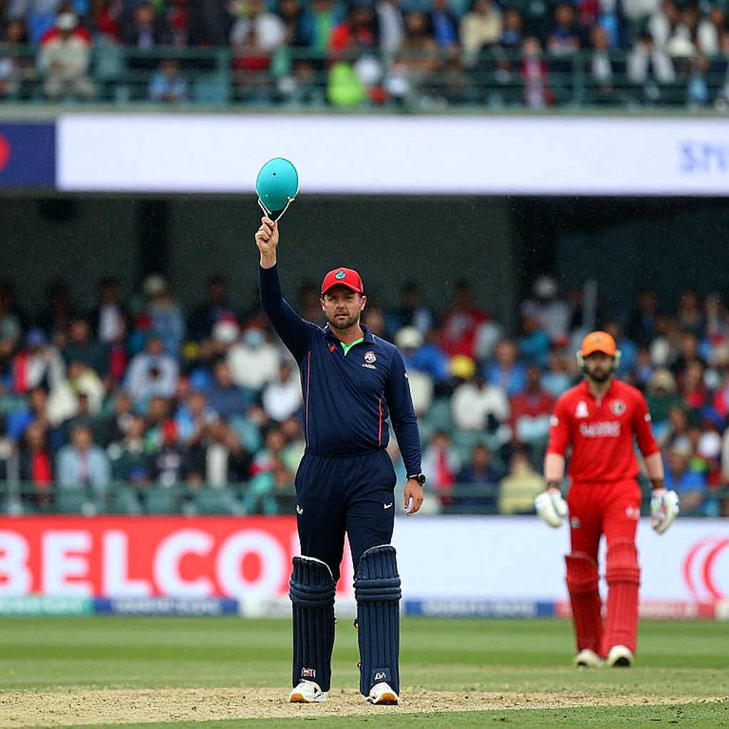 ফাঁকা পেলোড: ক্রিকেটের ডেটা-অর্থনীতি, ব্লকচেইনের নিখুঁত লেজার, আর একটা শূন্য স্প্রেডশিটের কাহিনি