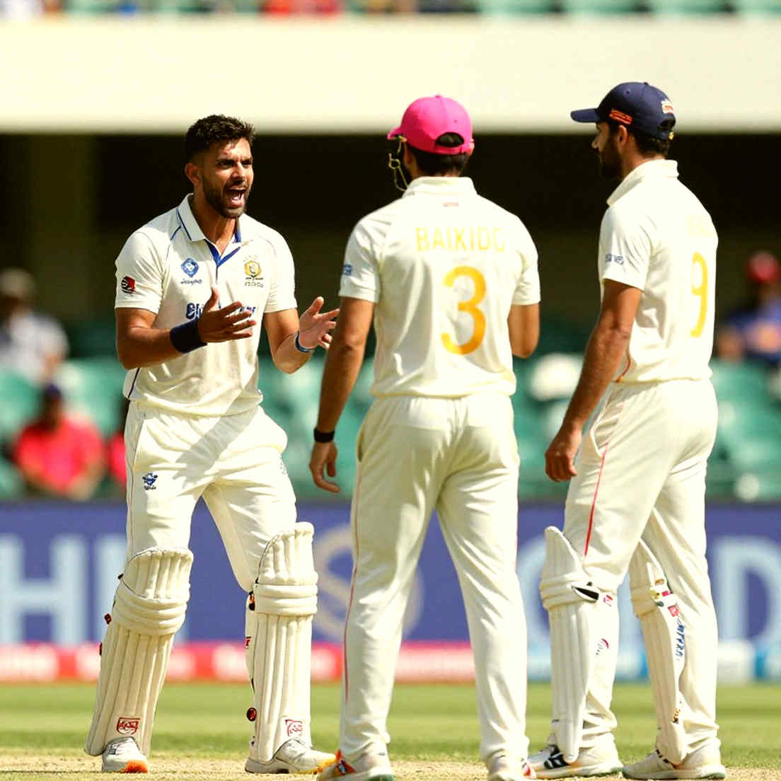 ডারউইনের ছয় উইকেটের জাদু, ম্যাকাইয়ের ইনিংস হার: বাংলাদেশের টেস্ট উত্থানের আসল হিসাব