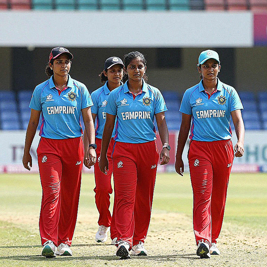 খালি স্টেডিয়ামের প্রতিধ্বনি: এশিয়ার ক্রিকেট, প্রবাসী শরীর আর অপেক্ষার অর্থনীতি