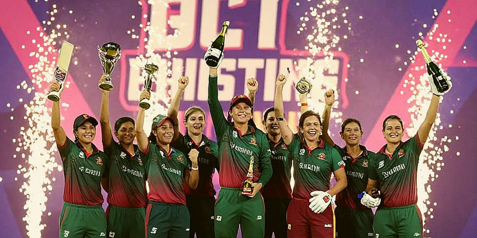 ফয়সালাবাদের সকাল দশটা: পাকিস্তানের নারী টি-টোয়েন্টির আসল খবর স্কোরবোর্ডে নেই, আছে লেজারে