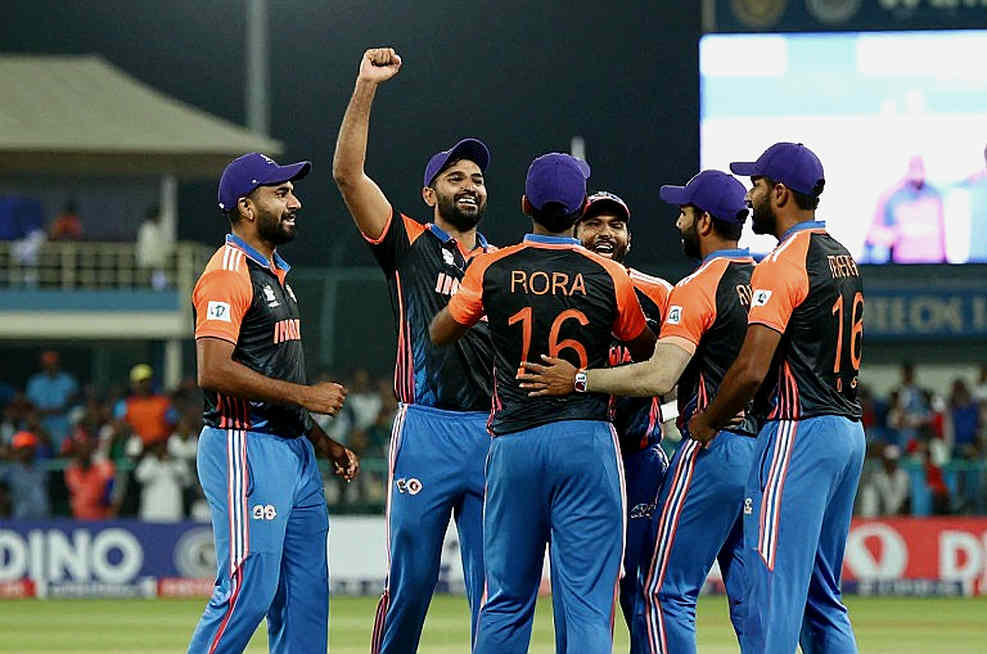ঘড়ি মিথ্যা বলে না: আইপিএল নিলামে দাম ওঠে তারকার নয়, 'উপলব্ধ ওভার'-এর ঘড়ি মিথ্যা বলে না: আইপিএল নিলামে দাম ওঠে তারকার নয়, 'উপলব্ধ ওভার'-এর